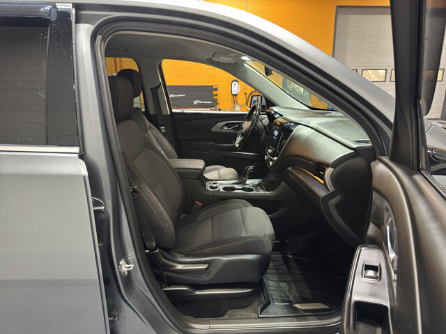 2020 Chevrolet Traverse in Burlington, WI 53105 - 18094828 19