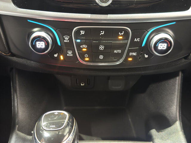 2020 Chevrolet Traverse in Burlington, WI 53105 - 18094828 32