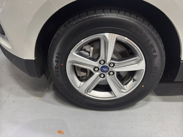 2022 Ford Edge in Burlington, WI 53105 - 18094830 9