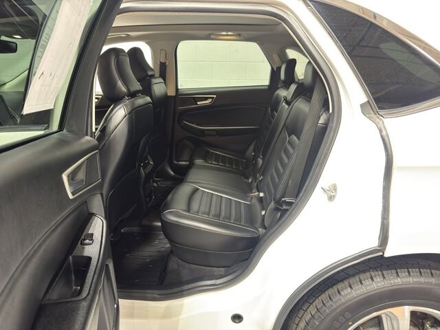 2022 Ford Edge in Burlington, WI 53105 - 18094830 10