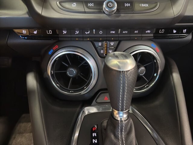 2019 Chevrolet Camaro in Burlington, WI 53105 - 18094833 25