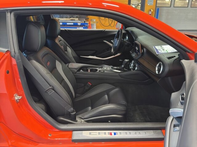 2019 Chevrolet Camaro in Burlington, WI 53105 - 18094833 14