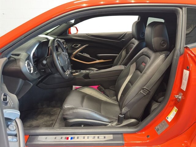 2019 Chevrolet Camaro in Burlington, WI 53105 - 18094833 10