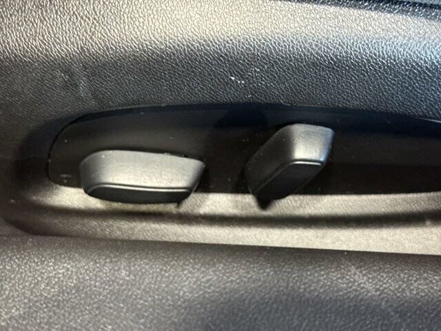 2019 Chevrolet Camaro in Burlington, WI 53105 - 18094833 12