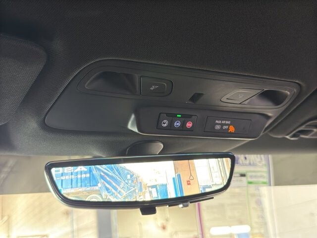 2019 Chevrolet Camaro in Burlington, WI 53105 - 18094833 31