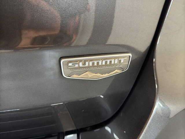 2020 Jeep Grand Cherokee in Burlington, WI 53105 - 18094834 12