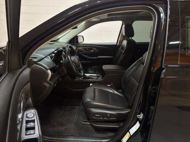 2021 Chevrolet Traverse in Burlington, WI 53105 - 18094837 14