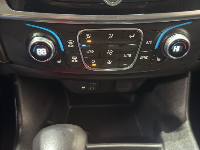 2021 Chevrolet Traverse in Burlington, WI 53105 - 18094837 30