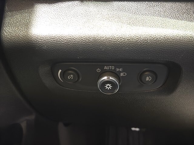 2021 Chevrolet Traverse in Burlington, WI 53105 - 18094837 32