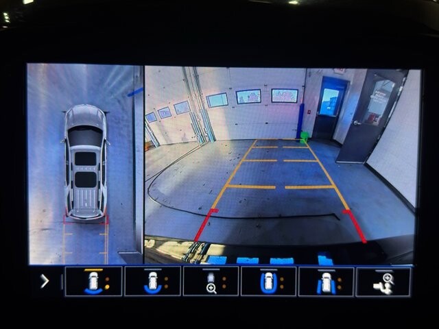 2021 Chevrolet Traverse in Burlington, WI 53105 - 18094837 29