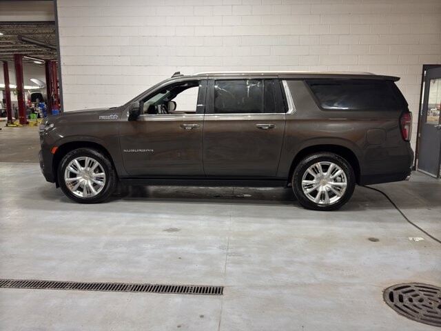 2021 Chevrolet Suburban in Burlington, WI 53105 - 18094842 2