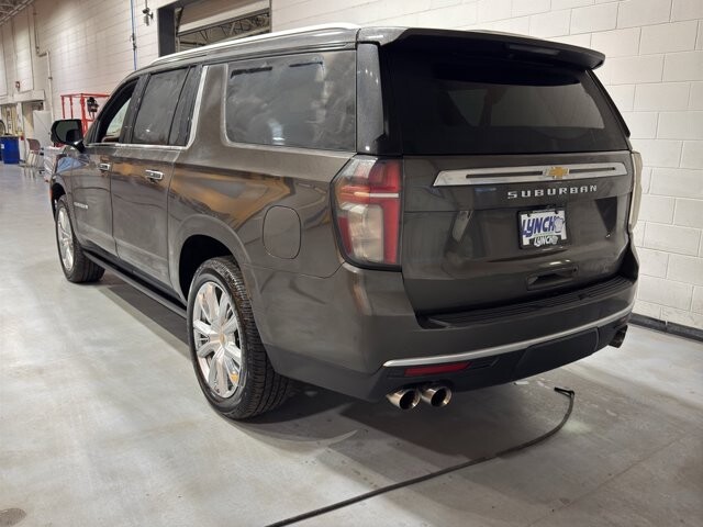 2021 Chevrolet Suburban in Burlington, WI 53105 - 18094842 3