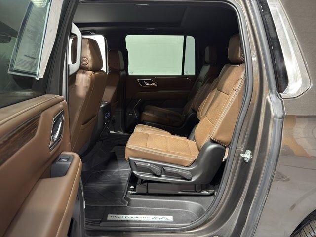 2021 Chevrolet Suburban in Burlington, WI 53105 - 18094842 13