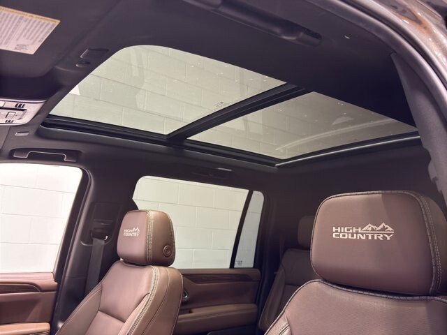 2021 Chevrolet Suburban in Burlington, WI 53105 - 18094842 39