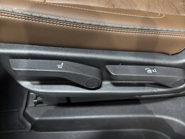 2021 Chevrolet Suburban in Burlington, WI 53105 - 18094842 14