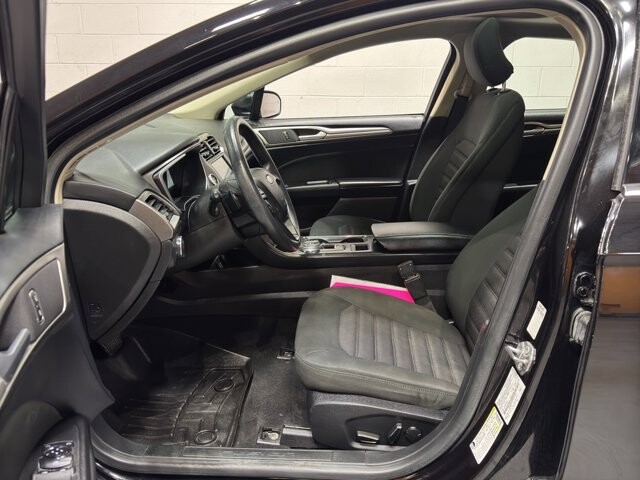 2019 Ford Fusion in Burlington, WI 53105 - 18094843 13