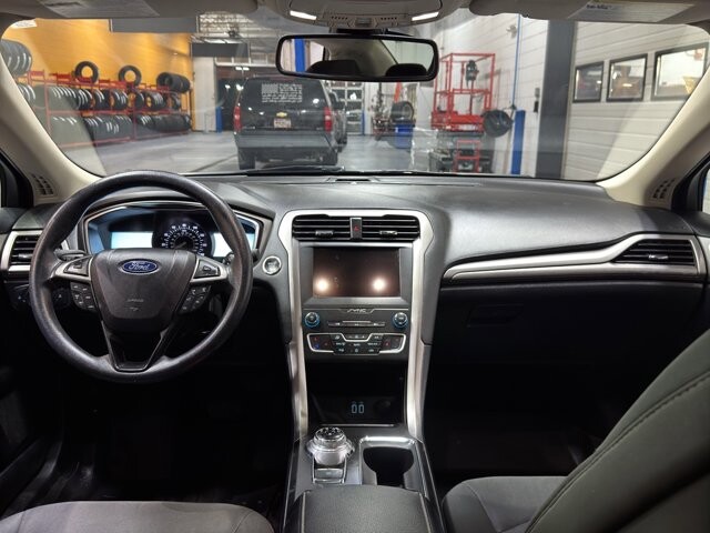 2019 Ford Fusion in Burlington, WI 53105 - 18094843 12