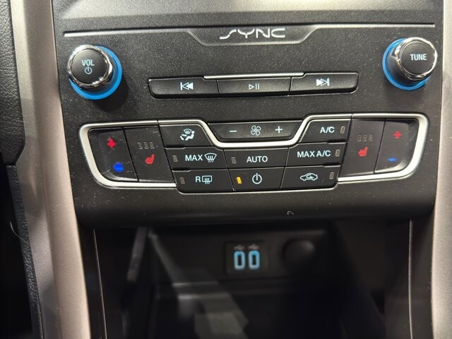 2019 Ford Fusion in Burlington, WI 53105 - 18094843 27