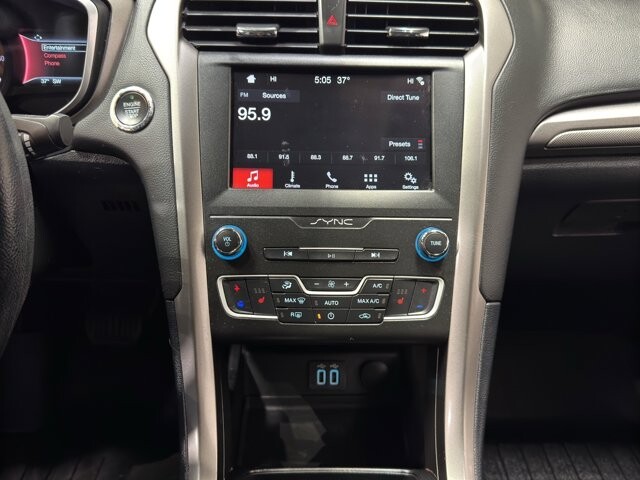 2019 Ford Fusion in Burlington, WI 53105 - 18094843 25