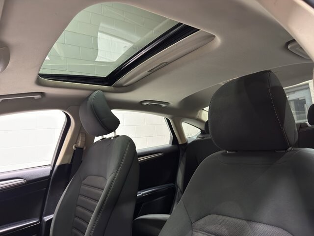 2019 Ford Fusion in Burlington, WI 53105 - 18094843 31