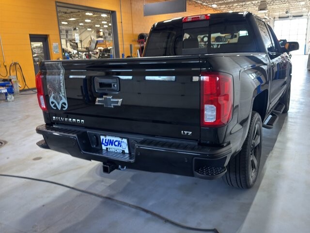 2017 Chevrolet Silverado 1500 in Burlington, WI 53105 - 18094847 5