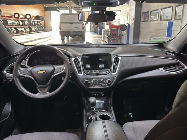 2022 Chevrolet Malibu in Burlington, WI 53105 - 18094853 12