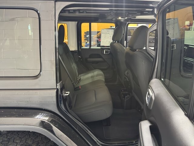 2022 Jeep Wrangler in Burlington, WI 53105 - 18094854 20