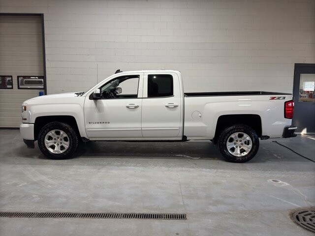 2018 Chevrolet Silverado 1500 in Burlington, WI 53105 - 18094860 3