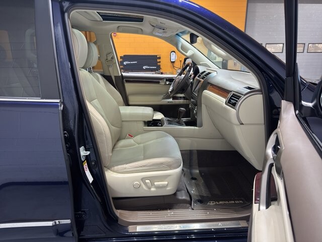 2018 Lexus GX 460 in Burlington, WI 53105 - 18094864 18