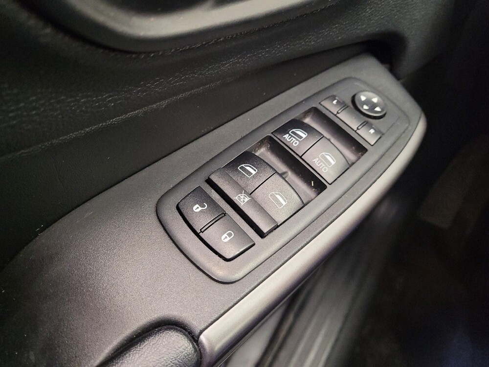 2019 Jeep Cherokee in Montclair, CA 91763 - 18094866 27