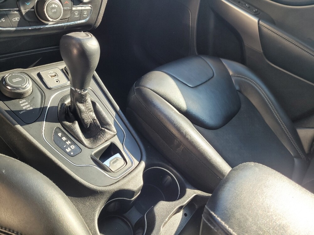 2019 Jeep Cherokee in Montclair, CA 91763 - 18094866 26