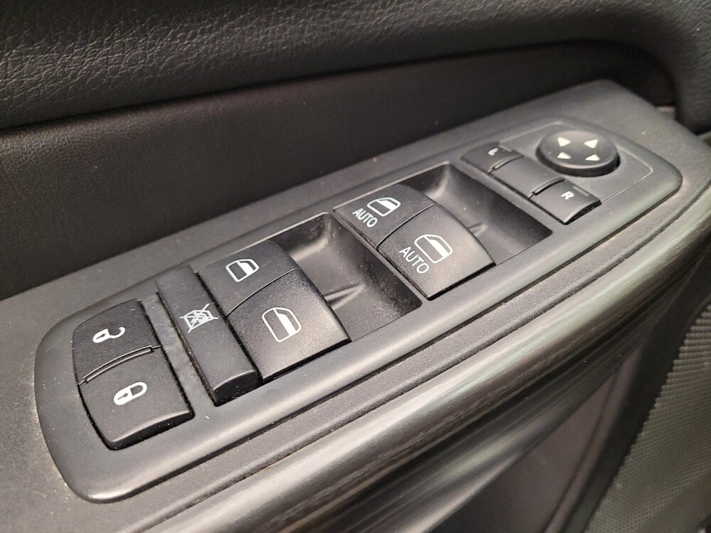 2016 Jeep Cherokee in Fresno, CA 93726 - 18094870 27