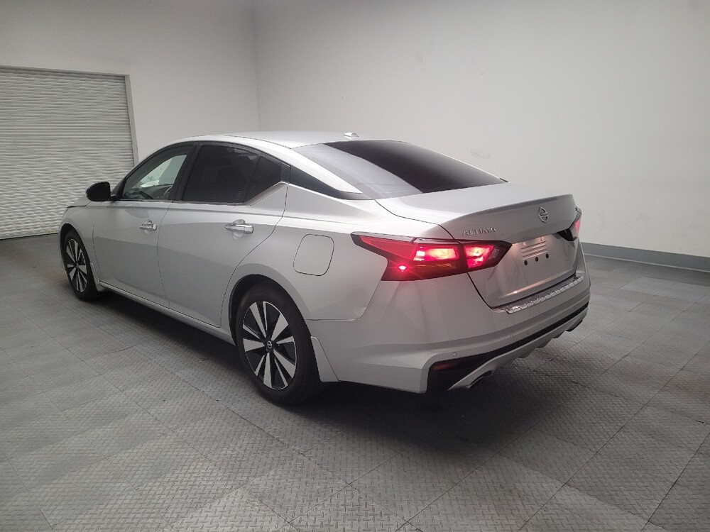 2021 Nissan Altima in Downey, CA 90241 - 18094871 5
