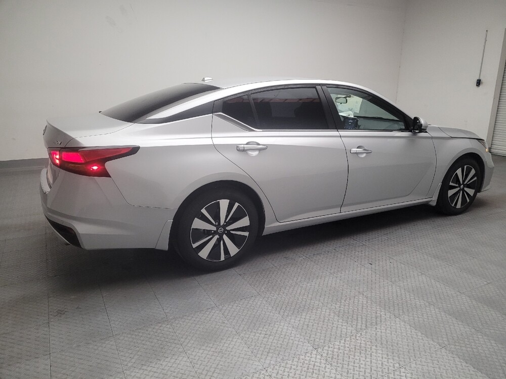 2021 Nissan Altima in Downey, CA 90241 - 18094871 10