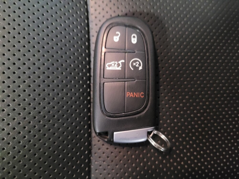 2019 Jeep Cherokee in Montclair, CA 91763 - 18094877 32