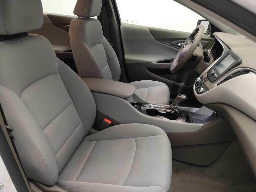 2018 Chevrolet Malibu in Marietta, GA 30062 - 18094878 21