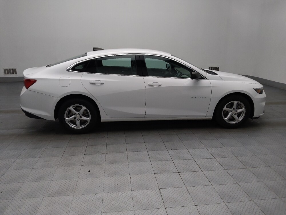 2018 Chevrolet Malibu in Marietta, GA 30062 - 18094878 10