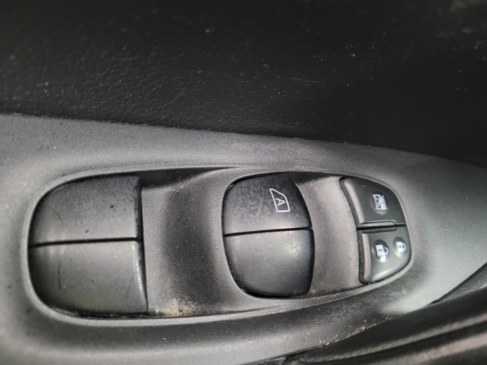 2018 Nissan Rogue Sport in Memphis, TN 38128 - 18094884 27