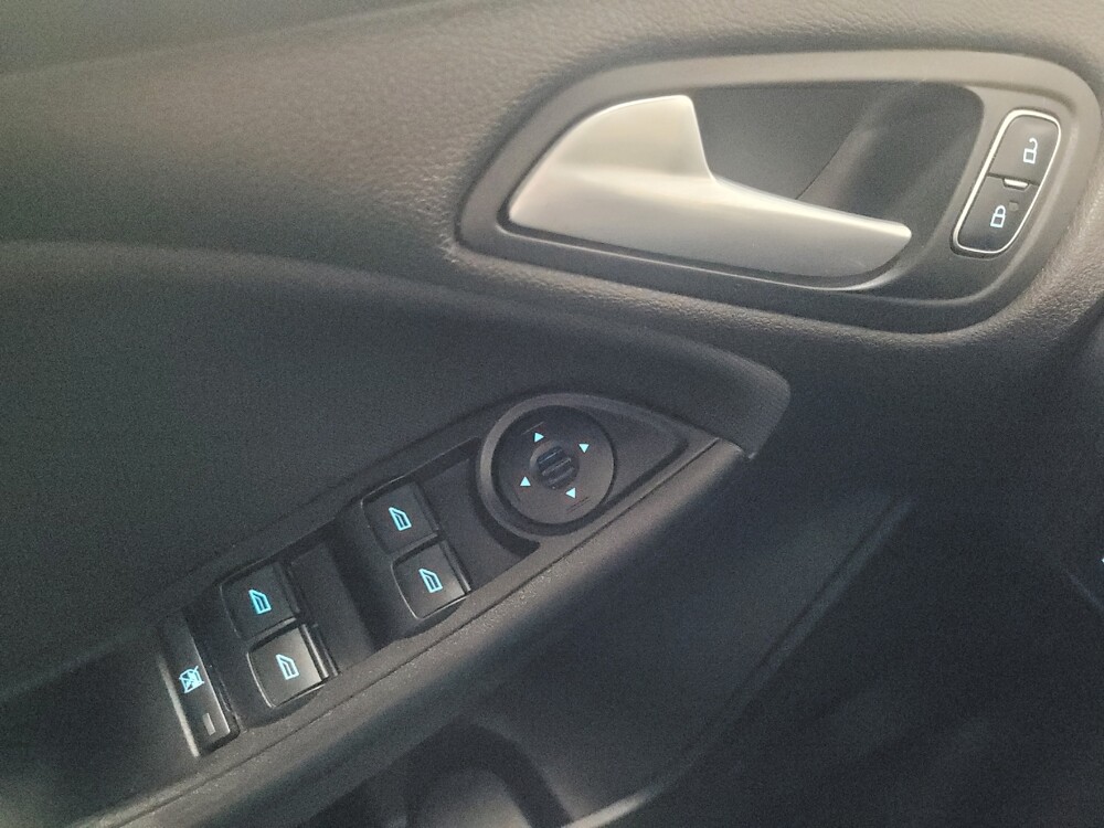 2017 Ford Focus in Marietta, GA 30062 - 18094899 27