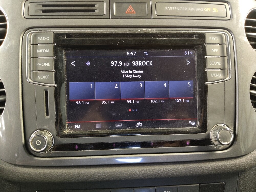 2017 Volkswagen Tiguan in Fort Myers, FL 33907 - 18094933 25