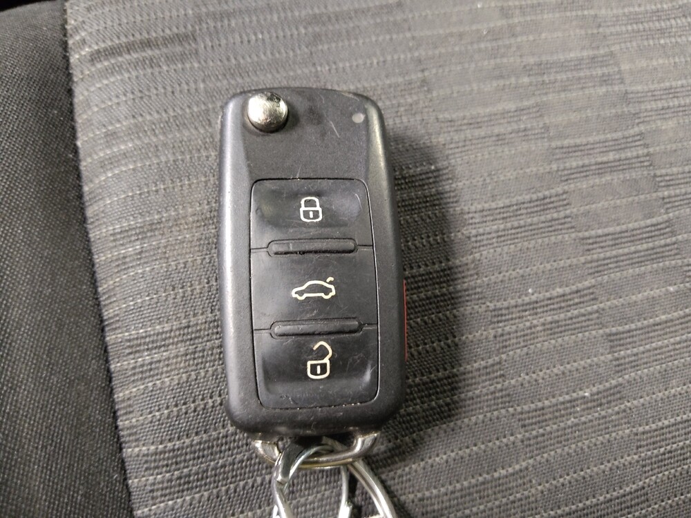 2017 Volkswagen Tiguan in Fort Myers, FL 33907 - 18094933 32