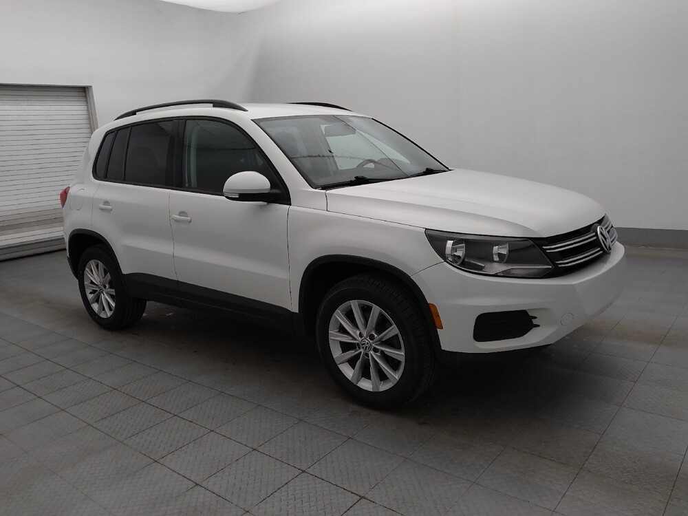 2017 Volkswagen Tiguan in Fort Myers, FL 33907 - 18094933 11