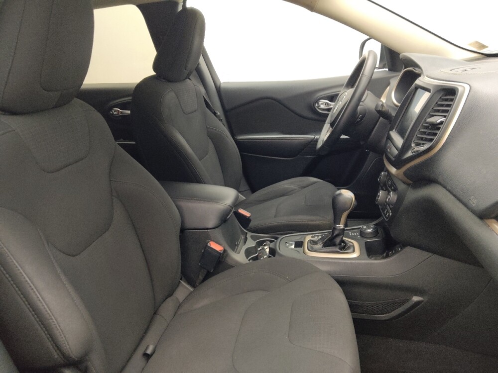 2016 Jeep Cherokee in Fayetteville, NC 28304 - 18094945 21