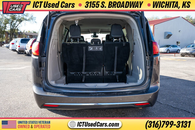 2019 Chrysler Pacifica in Wichita, KS 67216 - 18094949 5