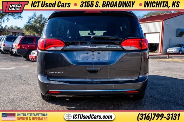 2019 Chrysler Pacifica in Wichita, KS 67216 - 18094949 4