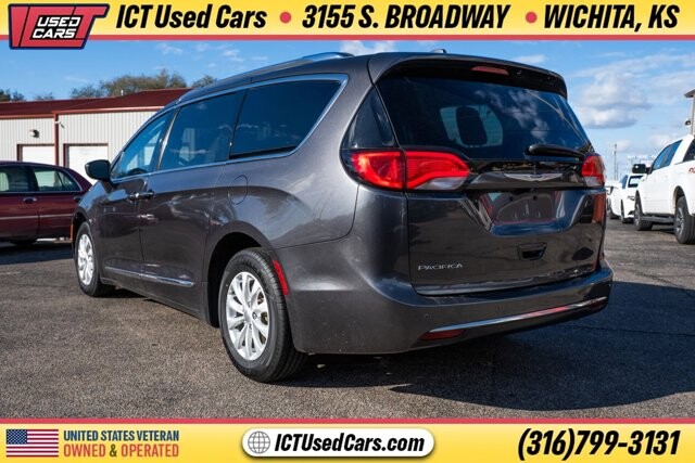 2019 Chrysler Pacifica in Wichita, KS 67216 - 18094949 3