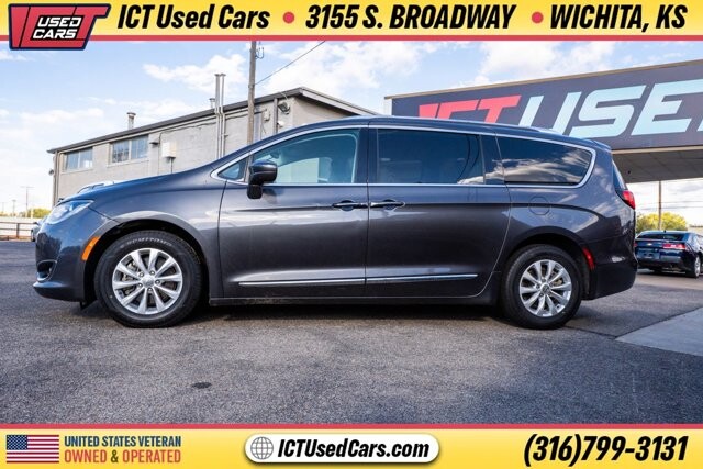 2019 Chrysler Pacifica in Wichita, KS 67216 - 18094949 2