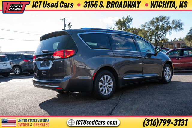 2019 Chrysler Pacifica in Wichita, KS 67216 - 18094949 6