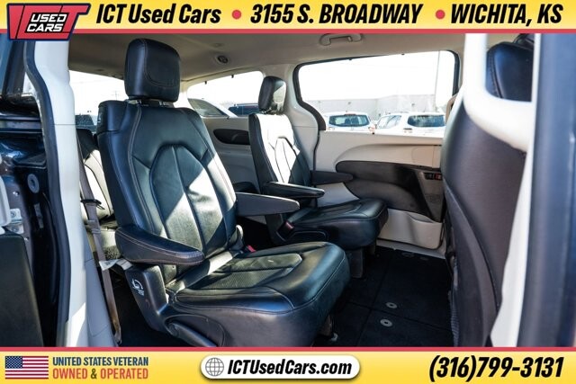2019 Chrysler Pacifica in Wichita, KS 67216 - 18094949 14