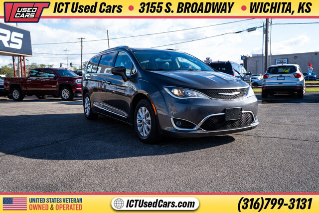 2019 Chrysler Pacifica in Wichita, KS 67216 - 18094949 7